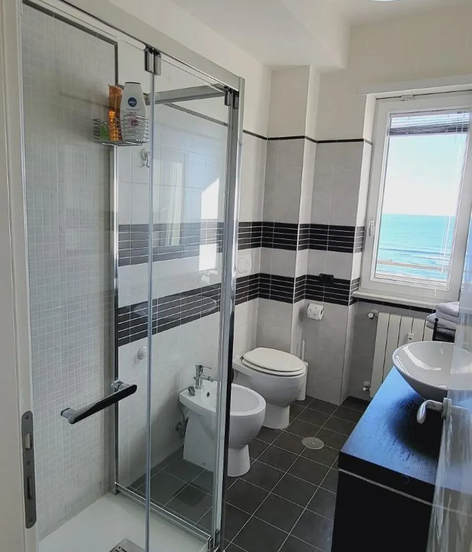 The Seafront Pearl - Ostia Apartment 0*, Lido di Ostia Italy