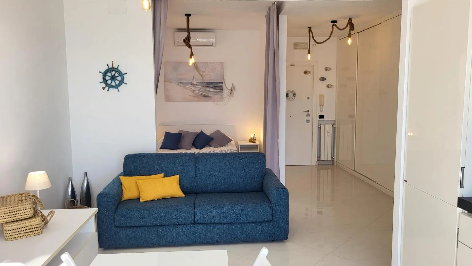The Seafront Pearl - Ostia Apartment
